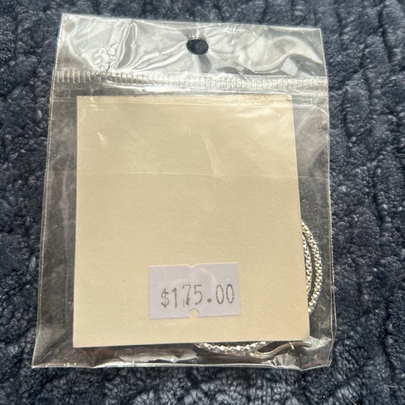 Silver earrings - Picture 2 of 2